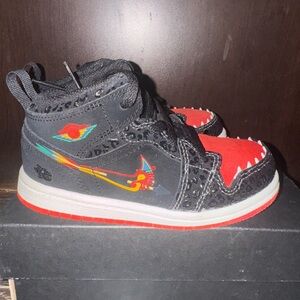 Jordan 1 Mid SE (Toddler) 9C